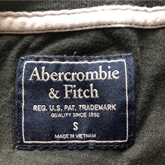 Abercrombie & Fitch Logo Embroidered Pocket T Shirt in Black Men’s Size S - Picture 5 of 8